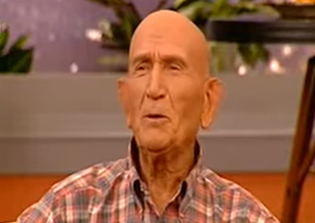 Οι εταιρείες προφυλακτικών αποχαιρετούν με τον δικό τους τρόπο τον Κώστα Γκουσγκούνη