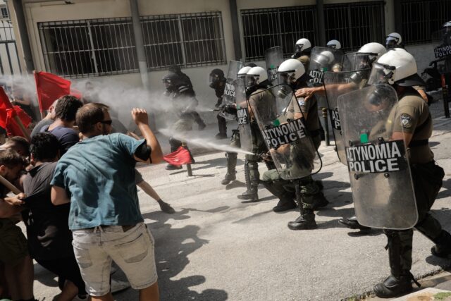 H Ένωση Αστυνομικών Υπαλλήλων Θεσσαλονίκης ζητάει την αποχώρηση της Αστυνομίας από το ΑΠΘ