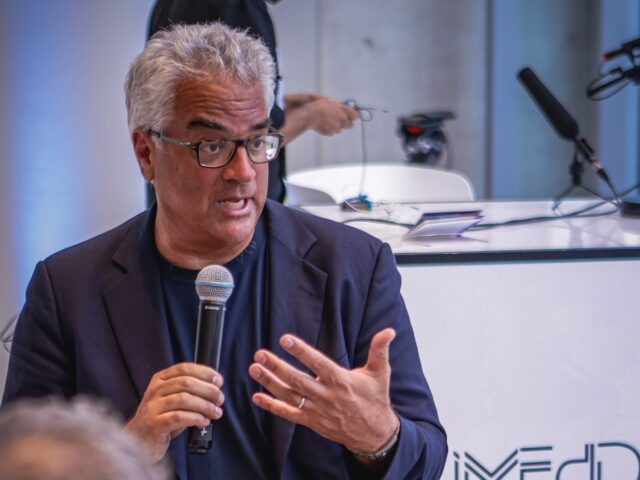 Νικόλας Χρηστάκης: «Από το 2024 και μετά, ο κόσμος θα αποζητά ασταμάτητα τις κοινωνικές και σεξουαλικές επαφές»