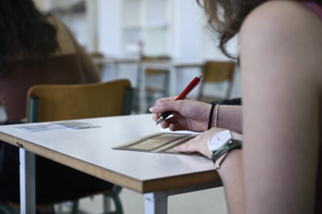 Πανελλαδικές Εξετάσεις: Πρώτη ημέρα για τα ΓΕΛ με Νεοελληνική Γλώσσα και Λογοτεχνία