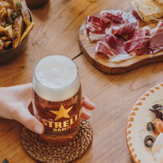 Η Estrella Damm σε ταξιδεύει γαστρονομικά στα καλύτερα εστιατόρια της πόλης