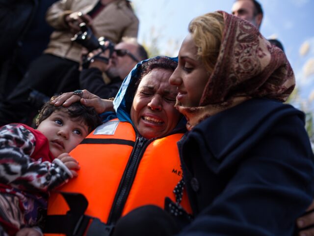 Ζωές σε αναμονή: Οι συνθήκες διαβίωσης των γυναικών στις προσφυγικές δομές των ελληνικών συνόρων