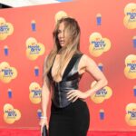 Τζένιφερ Λόπεζ: Γιόρτασε τα 53 λανσάροντας κρέμα για τα οπίσθια [ΒΙΝΤΕΟ]