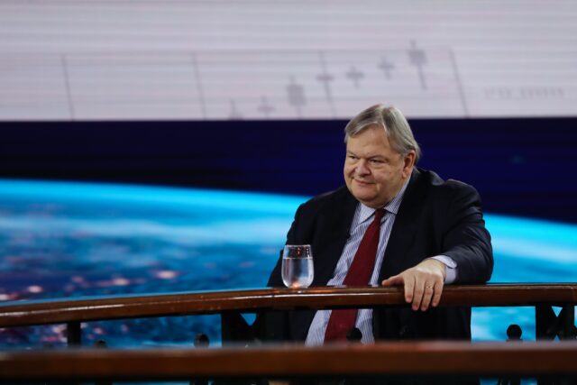 Στο νοσοκομείο με συμπτώματα Covid-19 ο Ευάγγελος Βενιζέλος