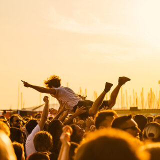 Release Athens: Αναδρομή στην ιστορία του μέσα από 26 φωτογραφίες των πιο επικών εμφανίσεων