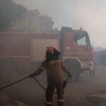 Πυρκαγιά σε χαμηλή βλάστηση στα Μέγαρα