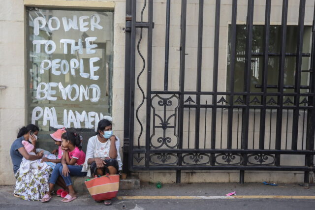 Στις Μαλδίβες δραπέτευσε ο πρόεδρος της Σρι Λάνκα