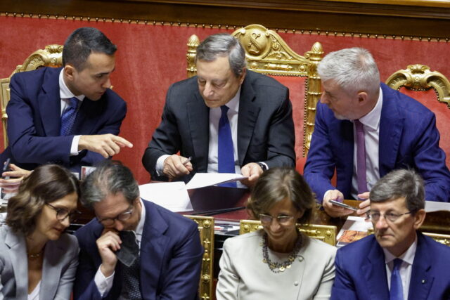 Ιταλία: Ο Μάριο Ντράγκι υπέβαλε την παραίτησή του