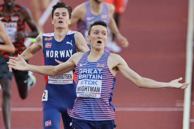 Παγκόσμιο Πρωτάθλημα Στίβου: Ο γιος κέρδισε το χρυσό, όσο ο πατέρας έκανε την περιγραφή στο στάδιο [BINTEO]