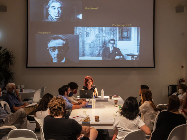 Ένας Καβάφης για το καλοκαίρι