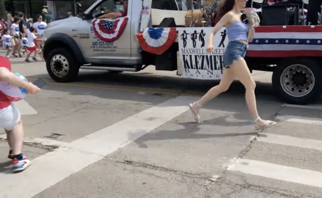 ΗΠΑ: Τουλάχιστον πέντε νεκροί και 16 τραυματίες στο Ιλινόις [BINTEO]