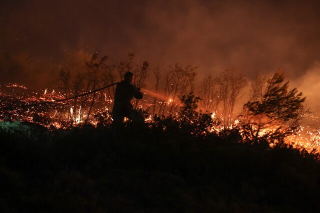 Επείγουσα εισαγγελική έρευνα για τις καταστροφικές φωτιές στην Αττική