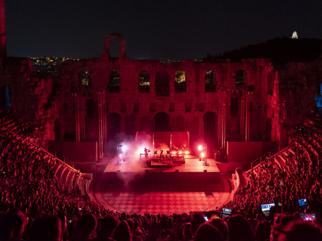 Οι Moderat σήκωσαν όρθιο το κοινό στο Ηρώδειο