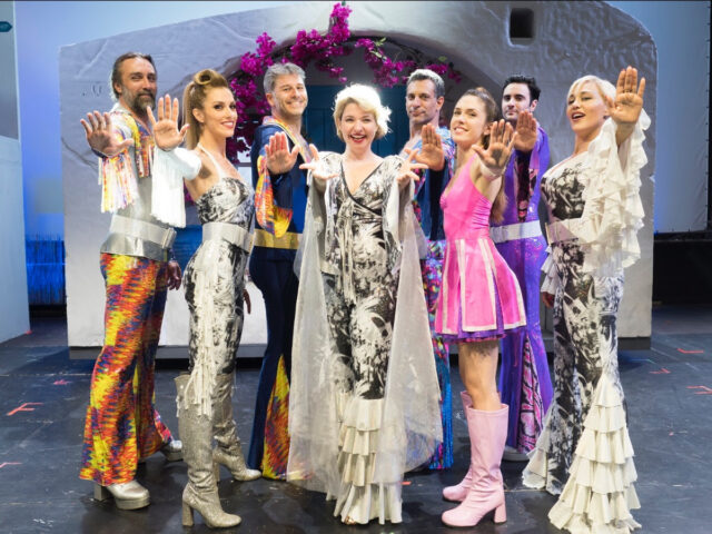 «ΜΑΜΜΑ ΜΙΑ!»: Νέες Παραστάσεις Ιουλίου για το κορυφαίο μιούζικαλ στον κόσμο