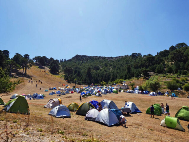 Τον Αύγουστο, πήγαινε στη Ζήρεια για κάμπινγκ στο βουνό