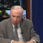 Δίκη Χρυσής Αυγής: Χαιρέτισε και πάλι ναζιστικά στο δικαστήριο o Κώστας Πλεύρης