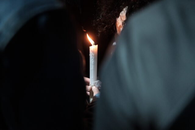 Βόλος: Ιερέας δεν άφησε ηλικιωμένο ζευγάρι να μπει στην εκκλησία επειδή φορούσαν μάσκες