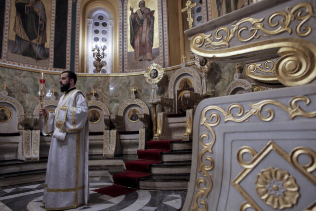 Κήρυγμα στις εκκλησίες κατά των αμβλώσεων αποφάσισε η Ιερά Σύνοδος