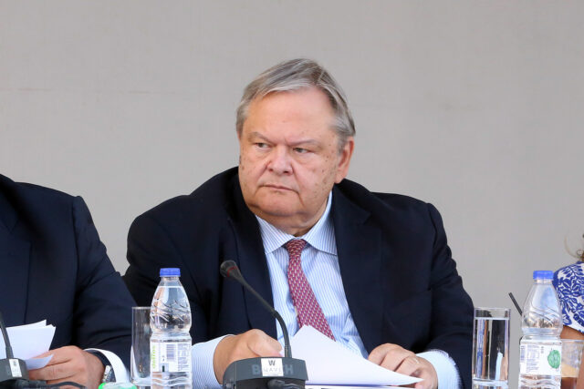 Ο Βενιζέλος απαντά στον Μητσοτάκη για τις υποκλοπές:  «Ποινικά αξιόποινη η παρακολούθηση»