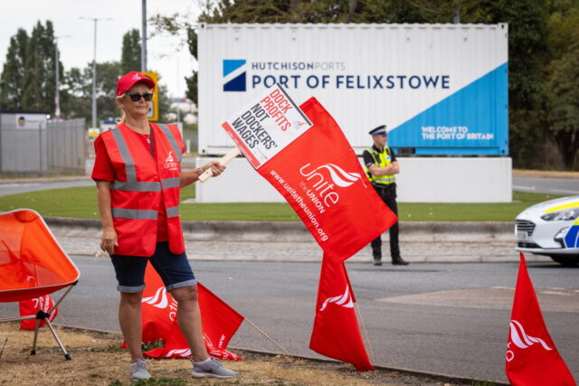 Διευρύνονται οι απεργιακές κινητοποιήσεις στη Μεγάλη Βρετανία