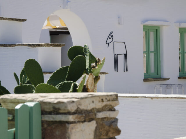 Στο Simá της Τήνου θα φας πιάτα από τοπικά προϊόντα και θα πιεις ελληνικά κρασιά