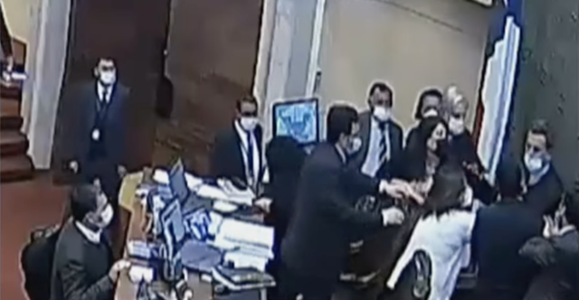 Μπουνιές στη βουλή της Χιλής [ΒΙΝΤΕΟ]