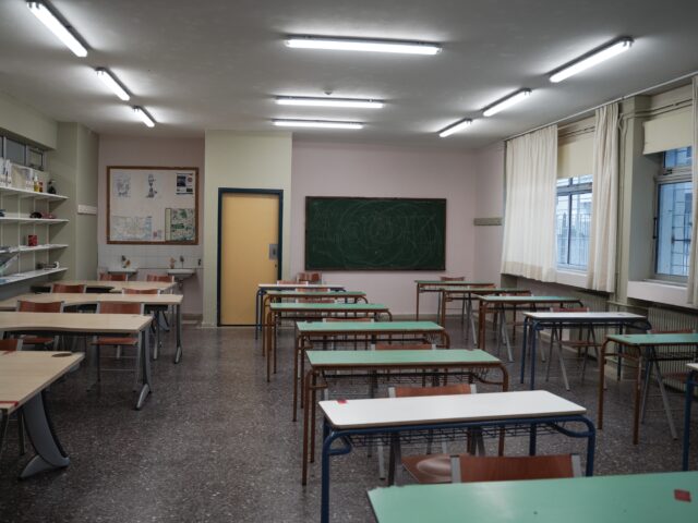 Δύο 13χρονες ξυλοκόπησαν 12χρονη σε γυμνάσιο στην Αγία Παρασκευή