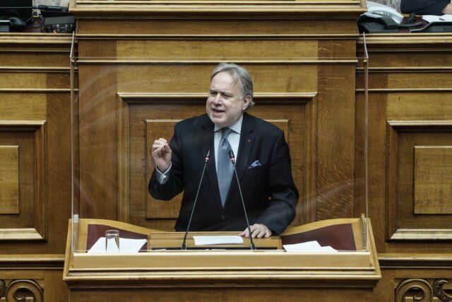 Αποσύρεται από το ψηφοδέλτιο του ΣΥΡΙΖΑ ο Γιώργος Κατρούγκαλος