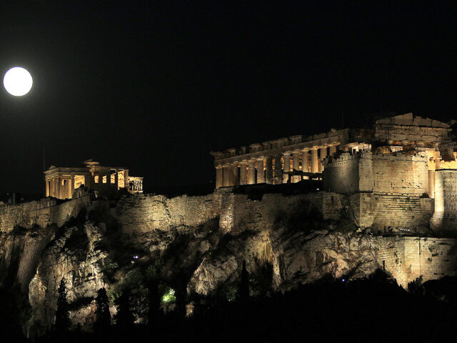 Πανσέληνος Αυγούστου με ανοιχτούς 105 αρχαιολογικούς χώρους και μνημεία