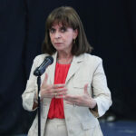 Παρέμβαση Σακελλαροπούλου για τις παρακολουθήσεις