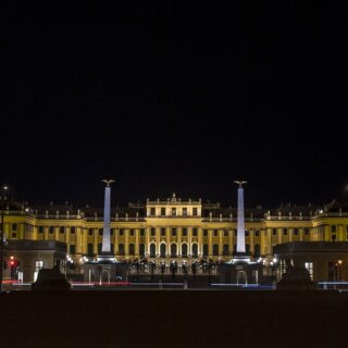 Για σβηστά φώτα και μειωμένο ωράριο ετοιμάζεται η Ευρώπη