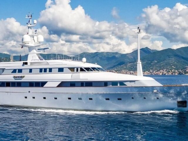 Το γιοτ στο οποίο η Νταϊάνα πέρασε το τελευταίο της καλοκαίρι πωλείται