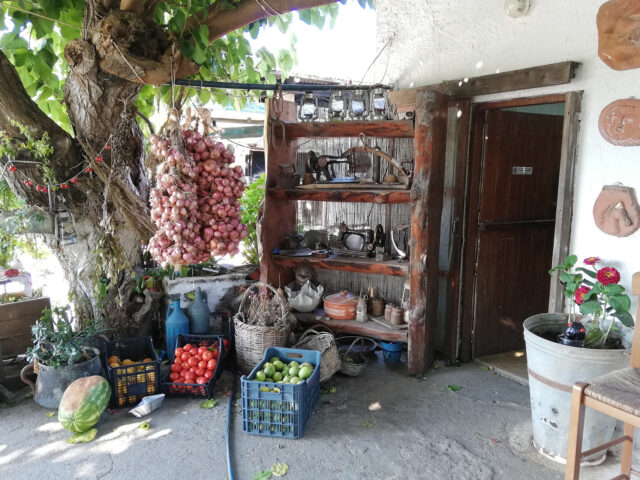 Αν βρεθείτε στα Χανιά, θα ζήσετε ένα μαγικό παραμύθι στον Κήπο της Φροσύνης