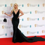 Θαυμαστές και σεκιούριτι μπέρδεψαν drag queen με τη Lady Gaga [ΒΙΝΤΕΟ]