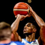 Γιάννης Αντετοκούνμπο: «Δεν είμαι μόνο Έλληνας, είμαι και Νιγηριανός»