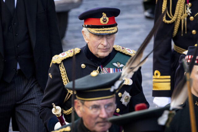 Μεγάλη Βρετανία: Βία και καταστολή σε διαδηλωτές κατά της μοναρχίας [BINTEO]