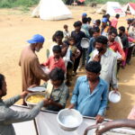 Ασθένειες εξαπλώνονται στο Πακιστάν καθώς ο αριθμός των νεκρών από τις πρόσφατες πλημμύρες ξεπέρασε τους 1.500