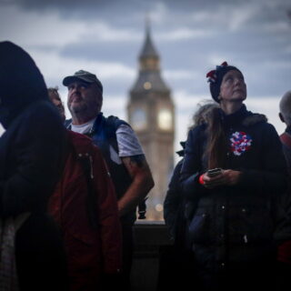 Θάνατος της βασίλισσας: Το πένθος ταιριάζει στους Βρετανούς