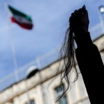 Ιρανές τραγουδούν στα περσικά το «Bella Ciao» στη μνήμη της Mahsa Amini [ΒΙΝΤΕΟ]