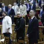 Δίκη Χρυσής Αυγής:  Ναζιστικός χαιρετισμός από οπαδό του Κασιδιάρη στο δικαστήριο