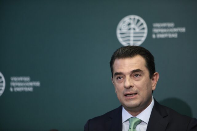 Κ. Σκρέκας: Πλαφόν στο περιθώριο κέρδους για σχολικά είδη και θερμοσίφωνες