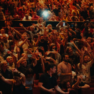 Η μπάντα που έφερε την “αναρχία” στο Μέγαρο Μουσικής