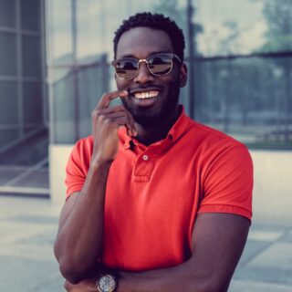 Polo t-shirt για άνδρες – πώς να τα φορέσετε για να δείχνετε μοδάτοι και κομψοί;