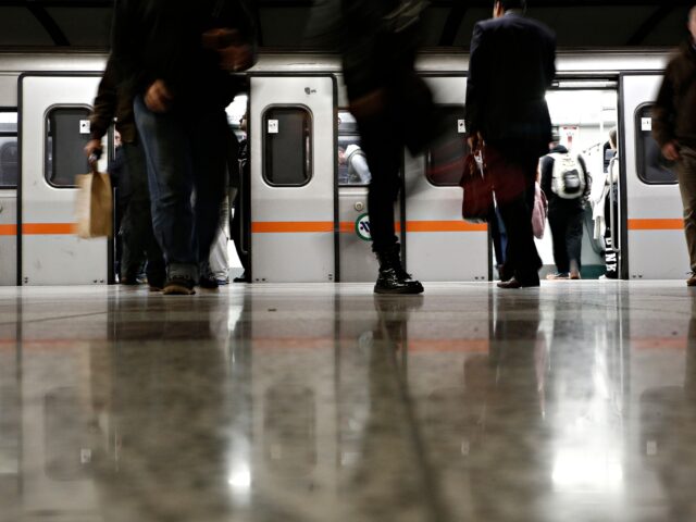 Βλάβη στη γραμμή 3 του Μετρό – Ακινητοποιήθηκε συρμός σε τούνελ