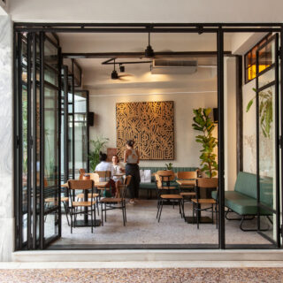 Ο χρόνος σταματά στο The Architects of Time