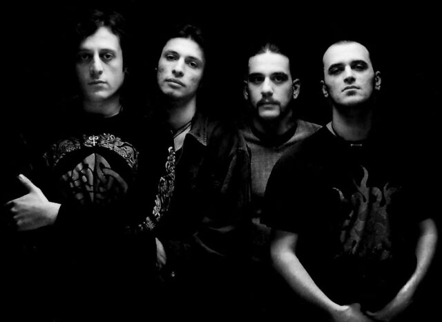 Επανακυκλοφορεί με δυο bonus tracks ο ομώνυμος δίσκος των θρυλικών «Λευκή Συμφωνία»