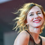 «Μου είπαν ότι η καριέρα μου θα τελείωνε όταν γίνω “unfuckable” στα 40» εξομολογείται η Ναόμι Γουότς