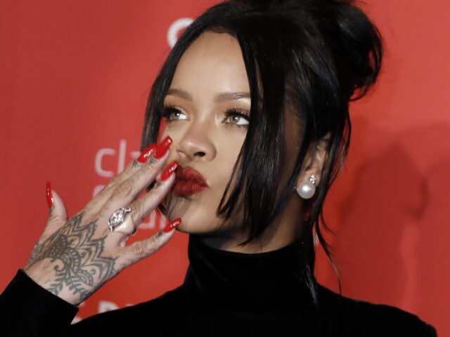 Rihanna: Το ντεμπούτο της 7 μηνών Rocki σε εξώφυλλο περιοδικού