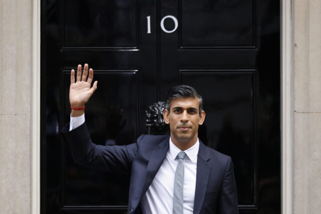 Νέος πρωθυπουργός της Βρετανίας και επίσημα ο Ρίσι Σούνακ
