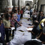 Πάνω από 130 νεκροί από κατάρρευση κρεμαστής γέφυρας στην Ινδία [ΒΙΝΤΕΟ]